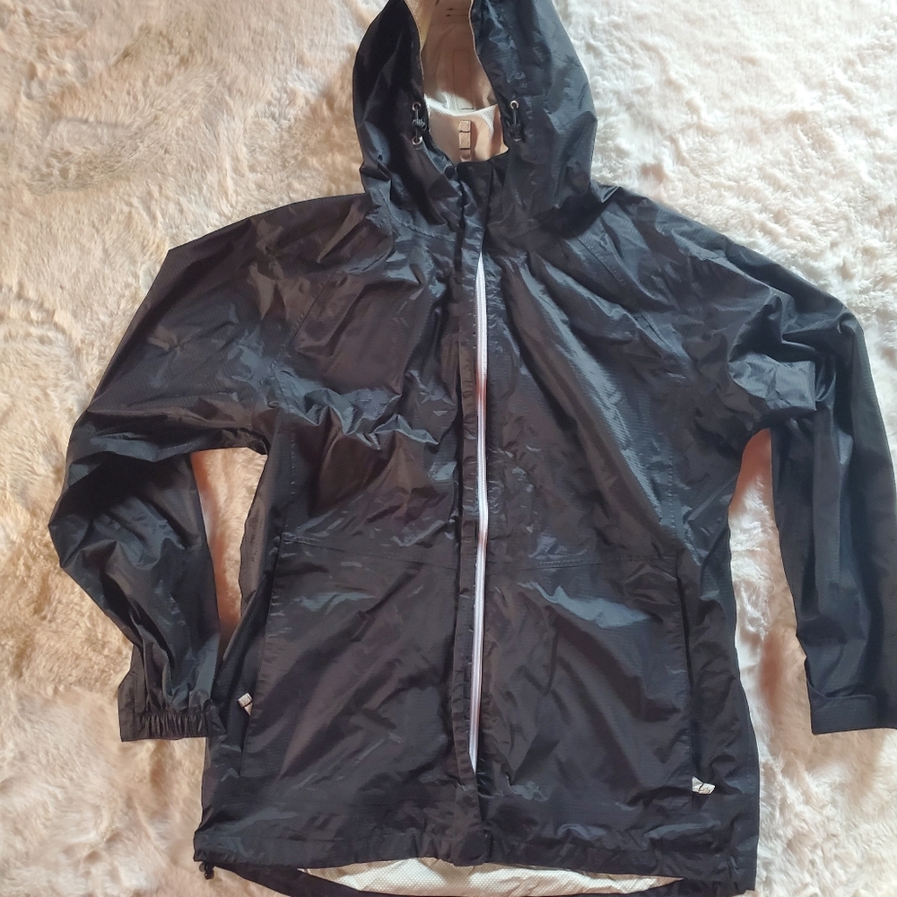 Lightweight rain coat